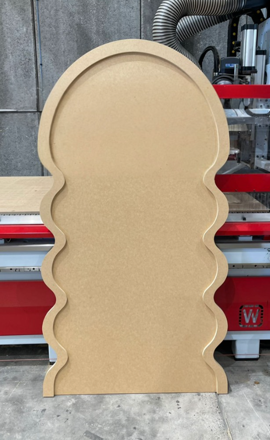 Curved flowy backdrop (option 1)